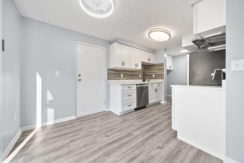 Tiny photo for 2538 Nassau Drive 29B #29B, Columbus, OH 43232 (MLS # 226039777)