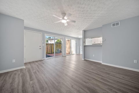 Tiny photo for 2538 Nassau Drive 29B #29B, Columbus, OH 43232 (MLS # 226039777)