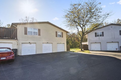 Tiny photo for 2538 Nassau Drive 29B #29B, Columbus, OH 43232 (MLS # 226039777)