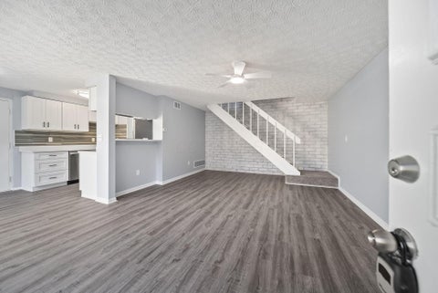 Tiny photo for 2538 Nassau Drive 29B #29B, Columbus, OH 43232 (MLS # 226039777)