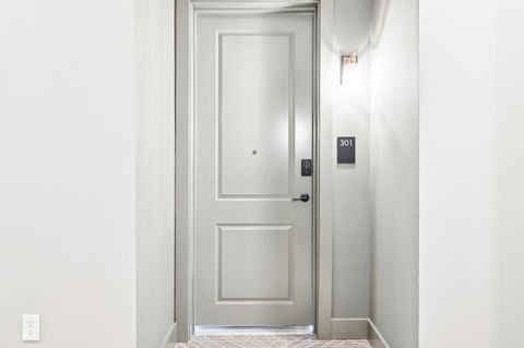 Photo of 270 Dickenson Street 301 #301, Columbus, OH 43215 (MLS # 226005625)