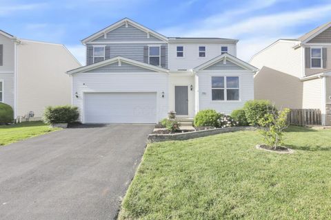 Photo of 3986 Snowcreek Drive, Grove City, OH 43123 (MLS # 226016912)