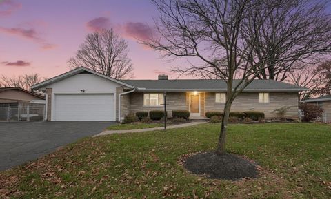 Photo of 122 Obetz Road, Columbus, OH 43207 (MLS # 225044168)