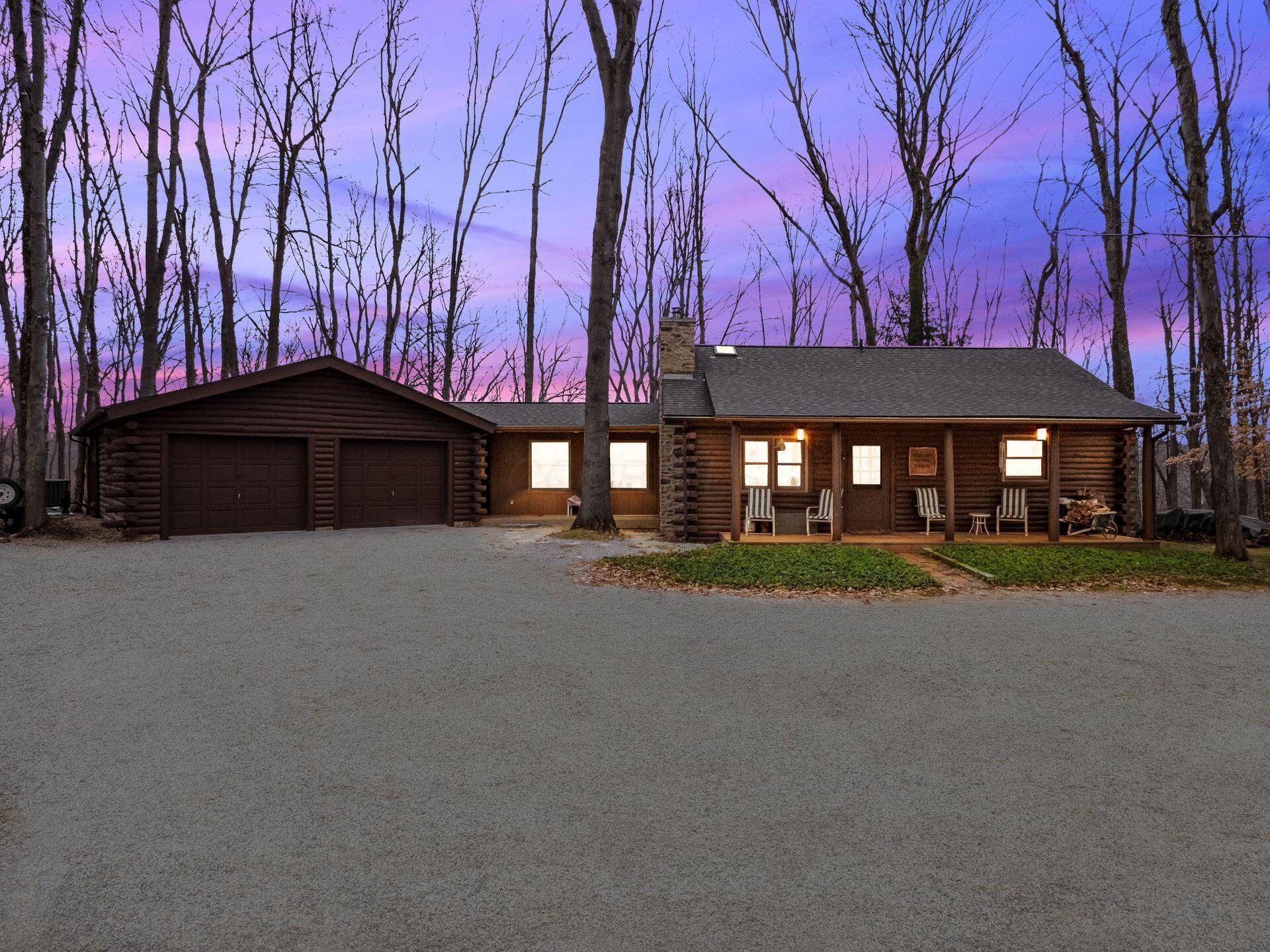 1060 Fox Lane, Sugar Grove, Ohio image 5