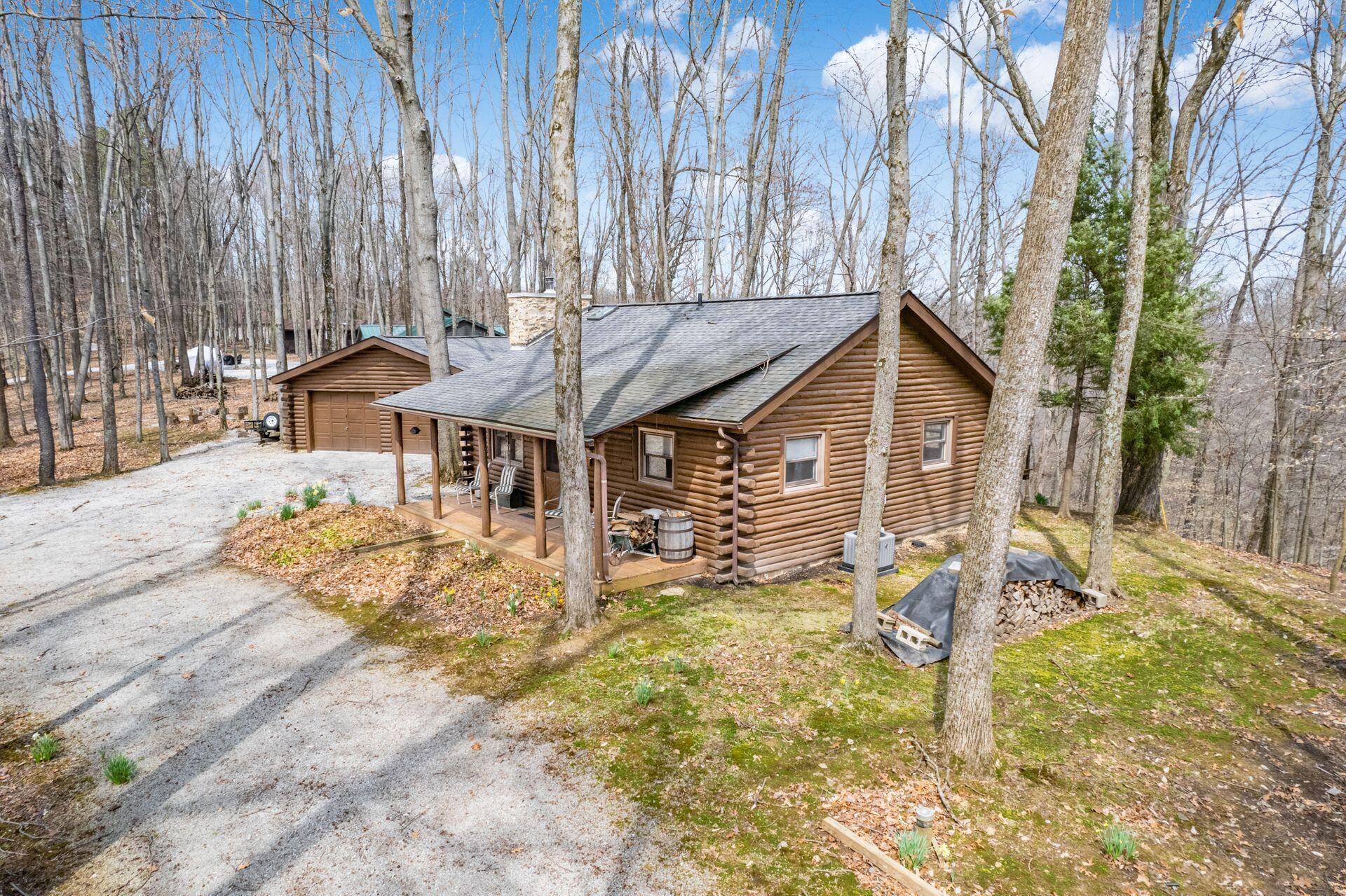 1060 Fox Lane, Sugar Grove, Ohio image 37