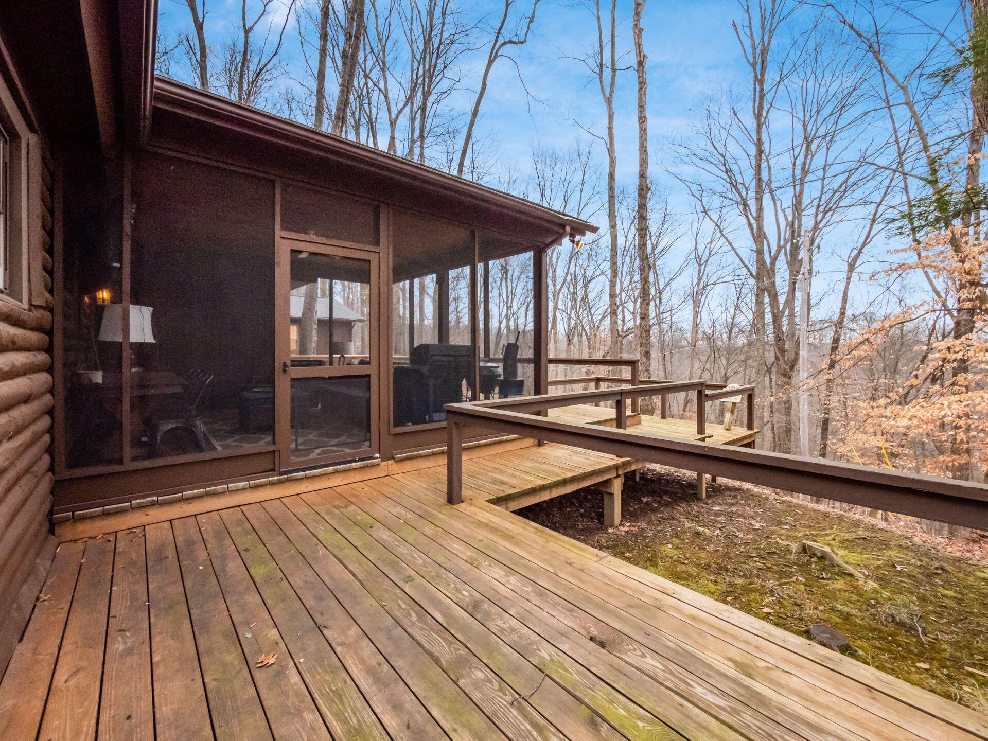 1060 Fox Lane, Sugar Grove, Ohio image 31