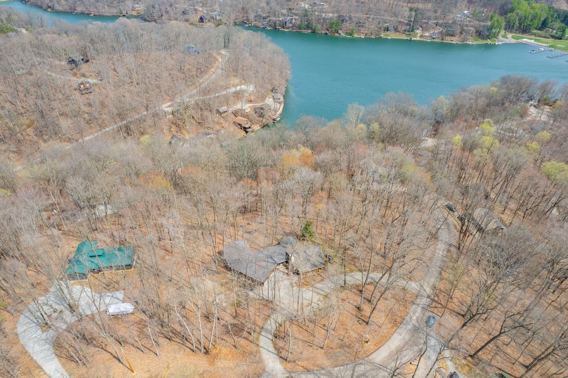 1060 Fox Lane, Sugar Grove, Ohio image 45