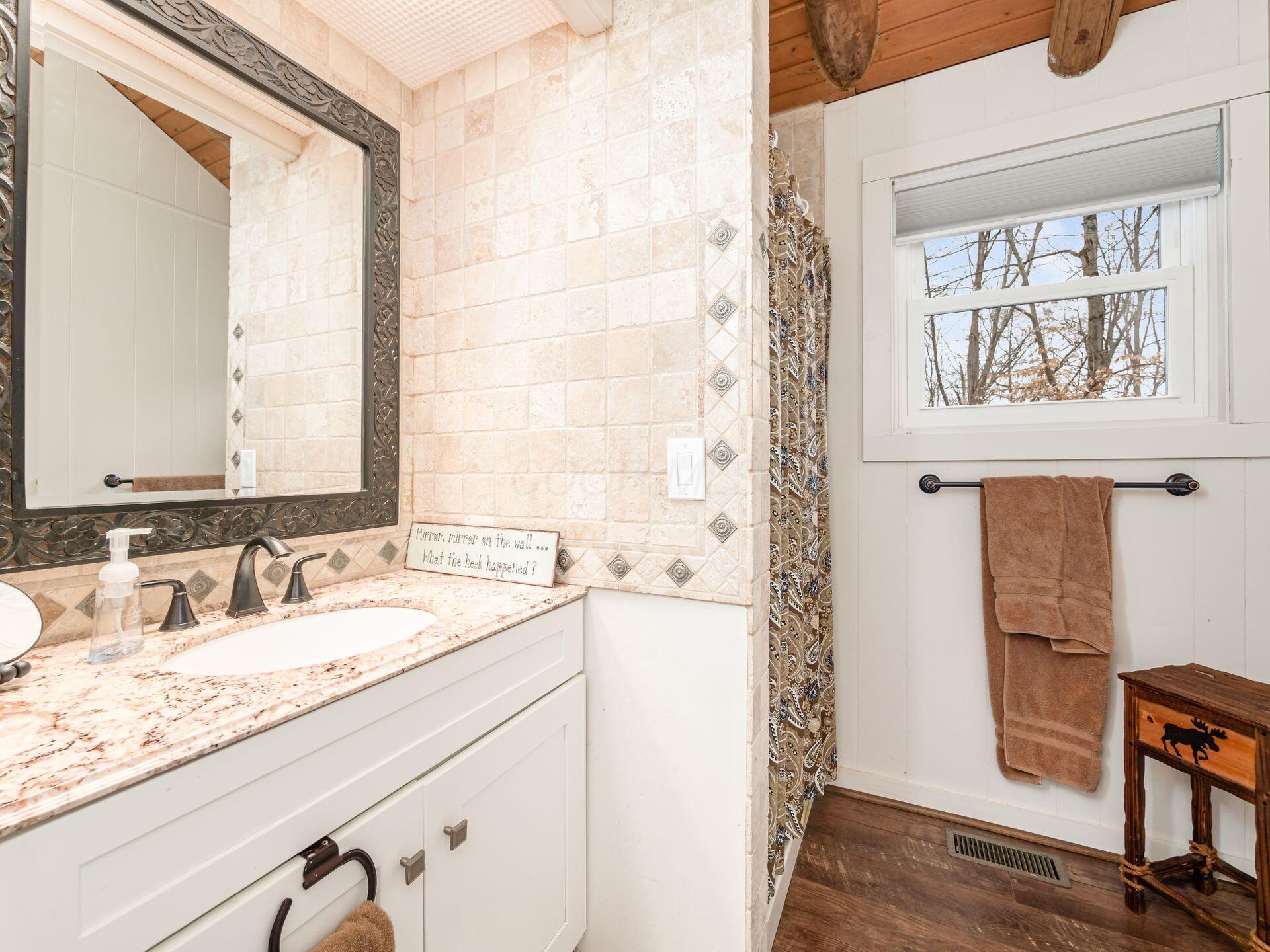 1060 Fox Lane, Sugar Grove, Ohio image 18