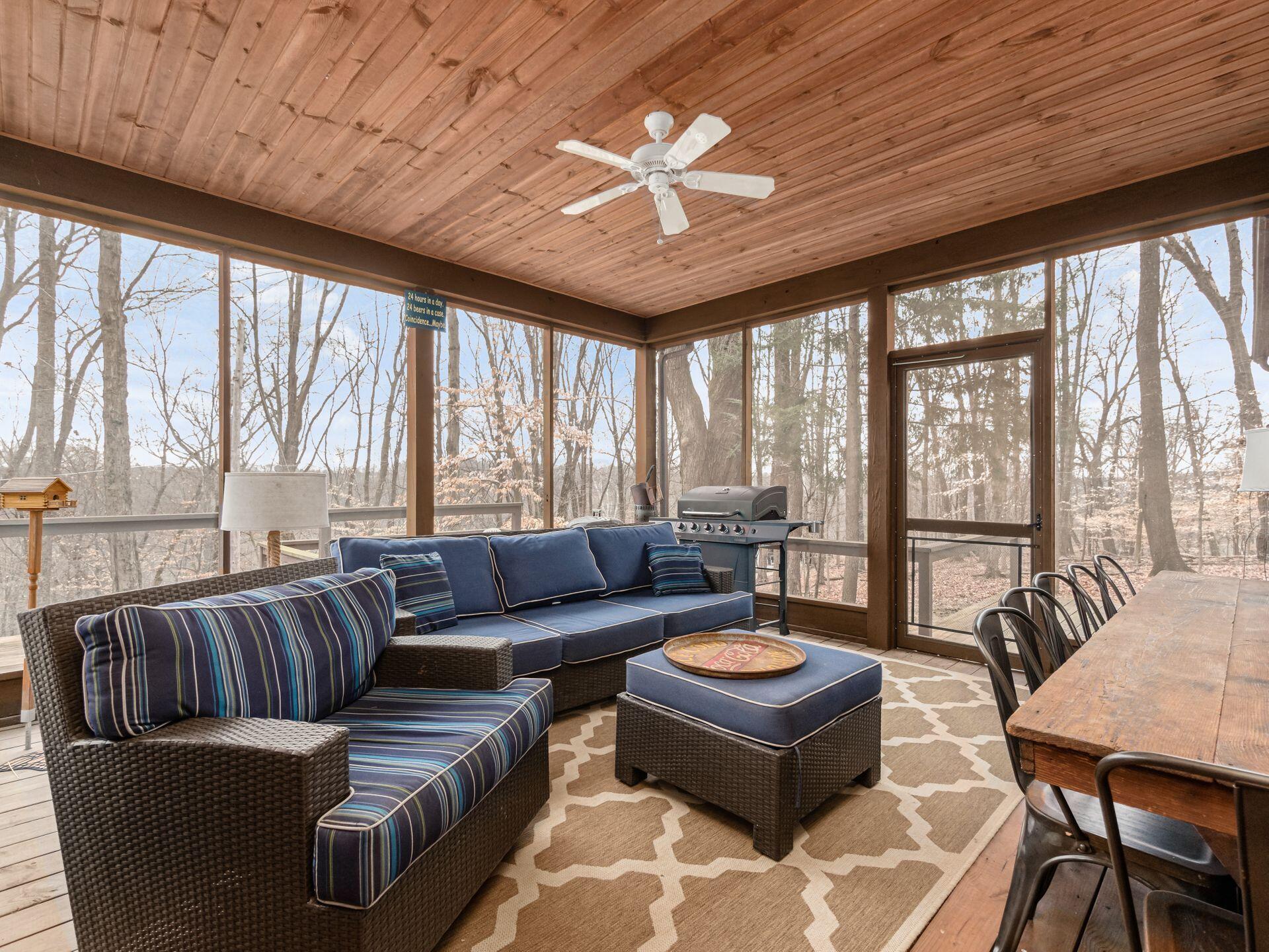 1060 Fox Lane, Sugar Grove, Ohio image 33