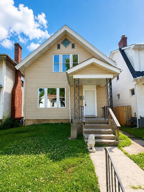 Photo of 70 N Warren Avenue, Columbus, OH 43204 (MLS # 226024303)