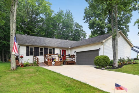 Photo of 703 Daffodil Drive, Howard, OH 43028 (MLS # 226026840)