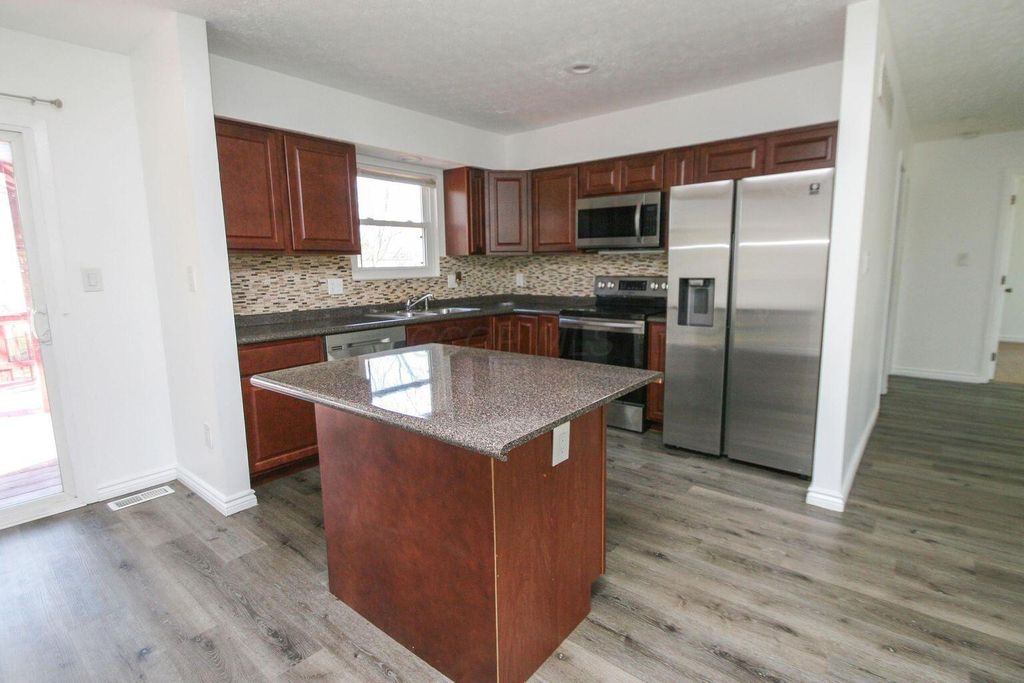 Photo of 1080 Arapaho Avenue, Worthington, OH 43085 (MLS # 226009493)