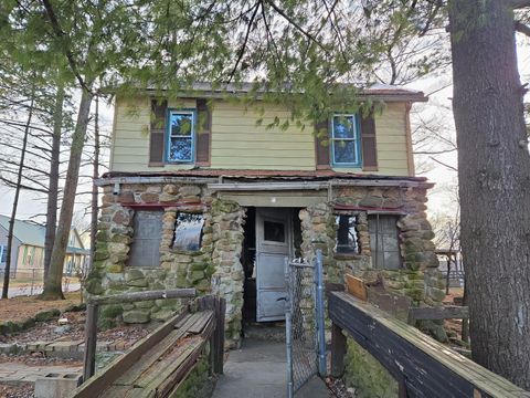 Photo of 112 W Walnut Street, Pleasantville, OH 43148 (MLS # 226002363)