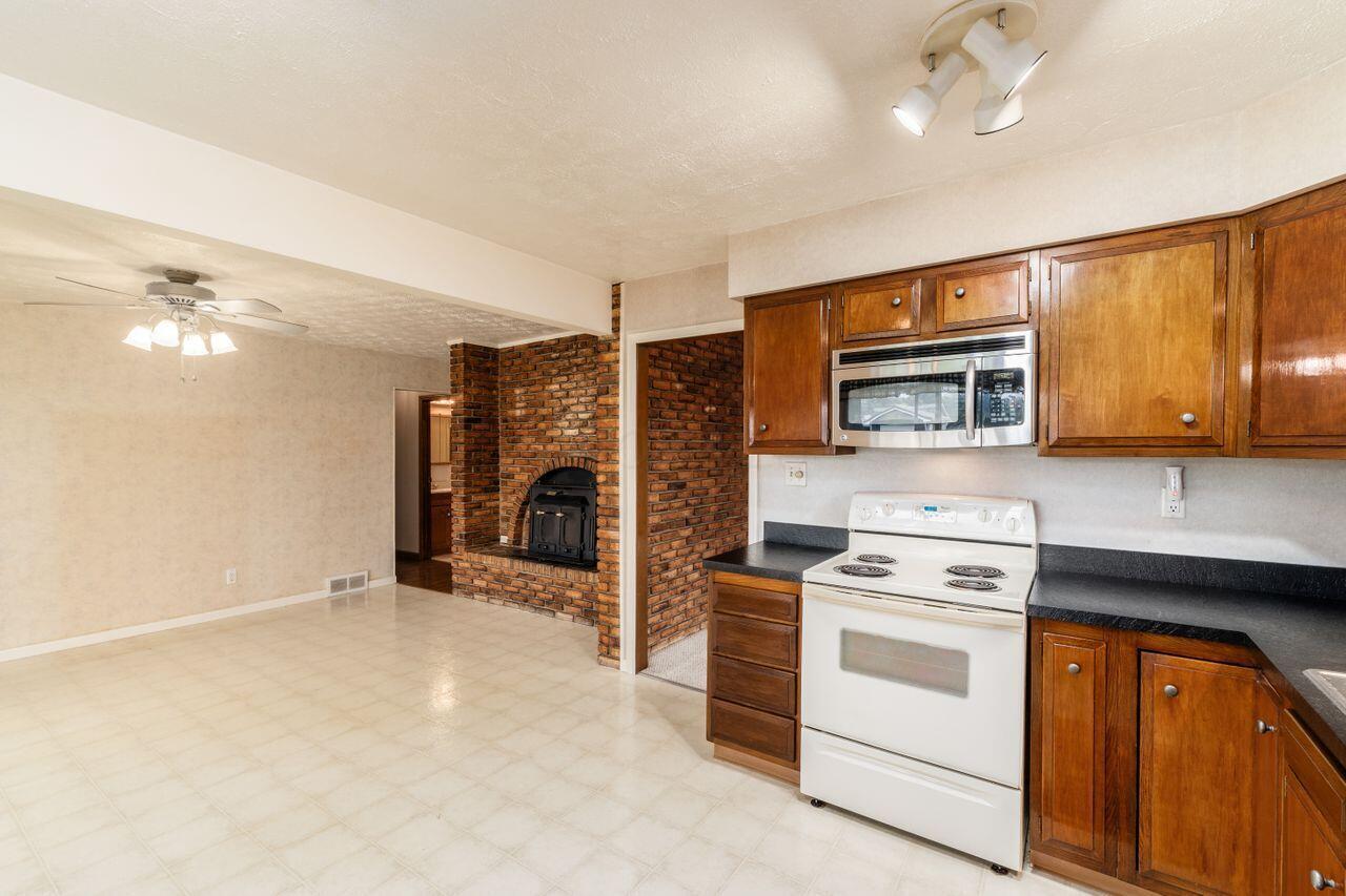 11825 Elgin Drive, Orient, Ohio image 11