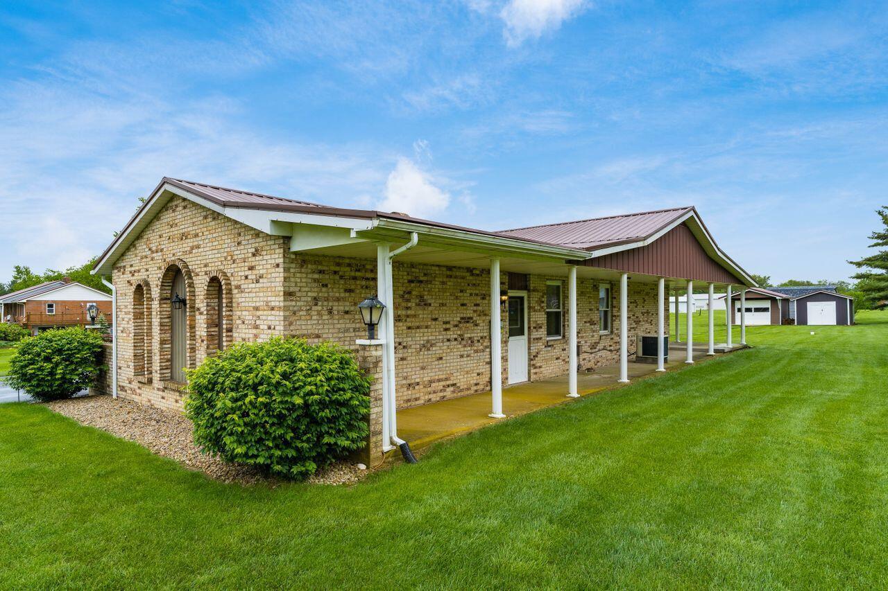 11825 Elgin Drive, Orient, Ohio image 5
