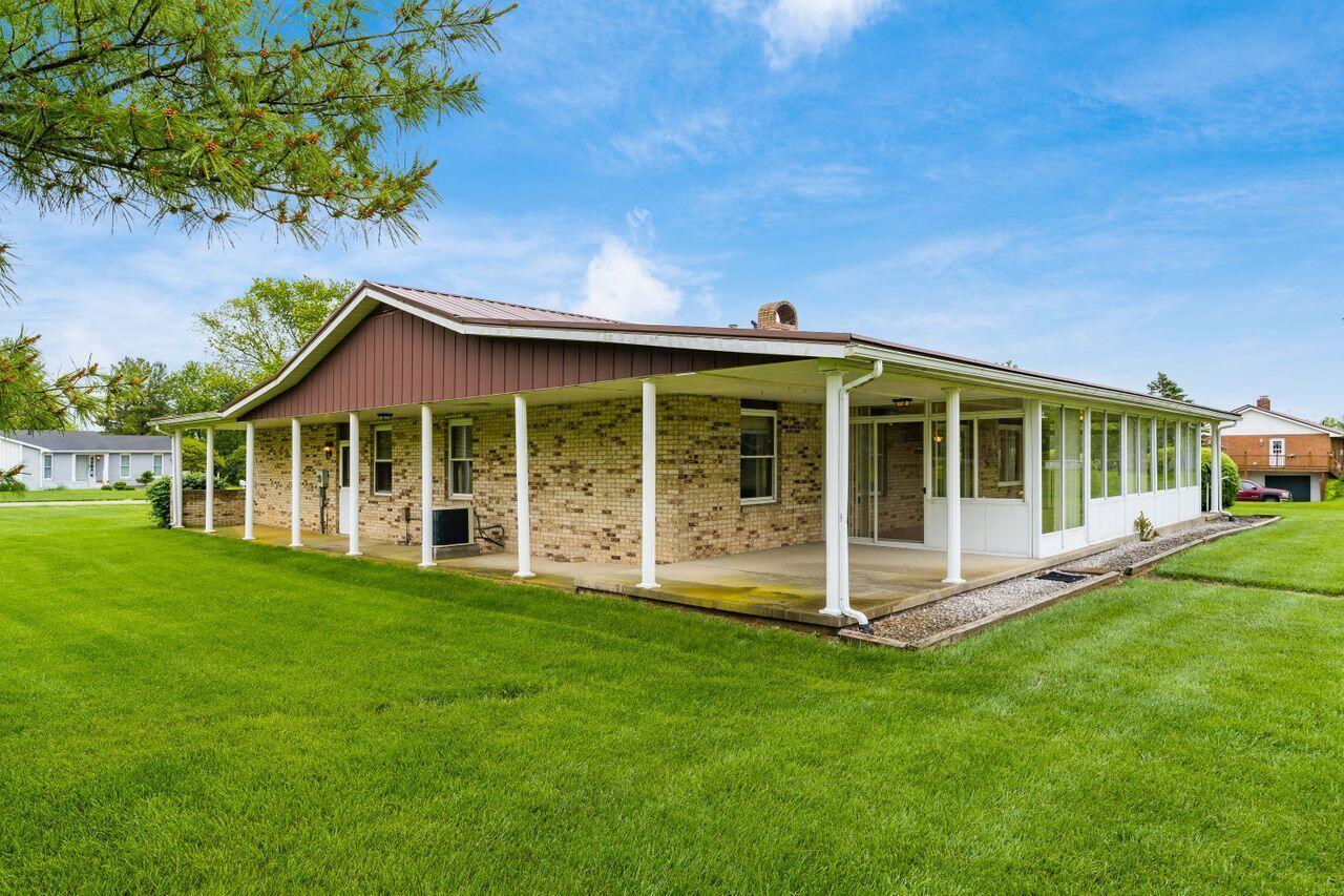 11825 Elgin Drive, Orient, Ohio image 4