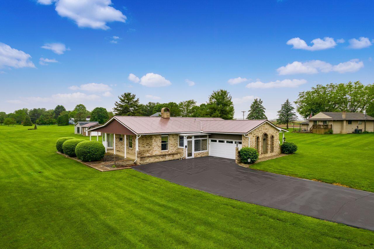 11825 Elgin Drive, Orient, Ohio image 1