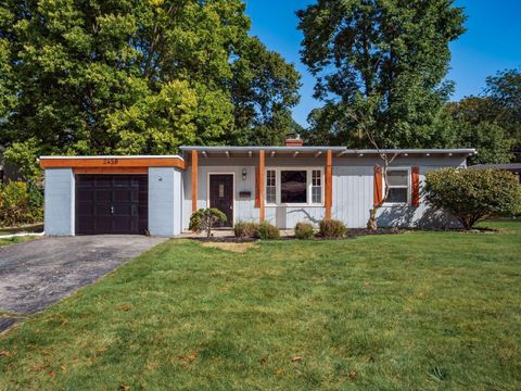 Homes For Sale - 2458 Edgevale Road<br/> Columbus, OH 43221