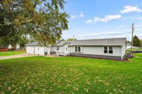 Photo of 5102 Fairfield Beach Road NE, Thornville, OH 43076 (MLS # 226039639)