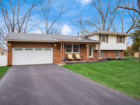 Photo of 3944 Medford Square, Hilliard, OH 43026 (MLS # 226009168)