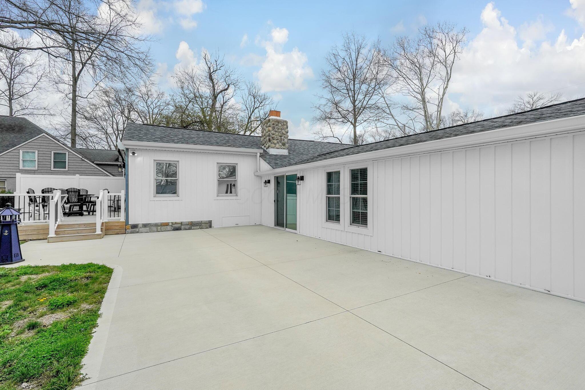 3222 Cottonwood Court NE