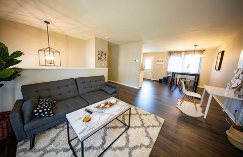 Photo of 221 Lincolnshire Road, Columbus, OH 43230 (MLS # 225037652)