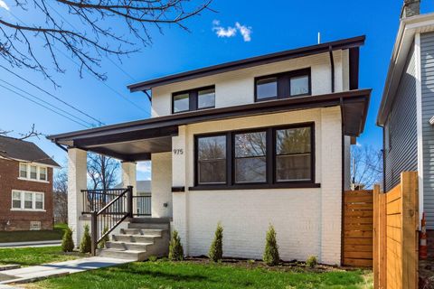 Photo of 975 Carpenter Street, Columbus, OH 43206 (MLS # 226007375)