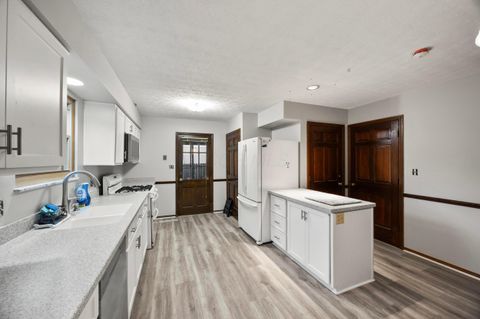 Tiny photo for 192 Buckeye Court, Westerville, OH 43081 (MLS # 225037537)