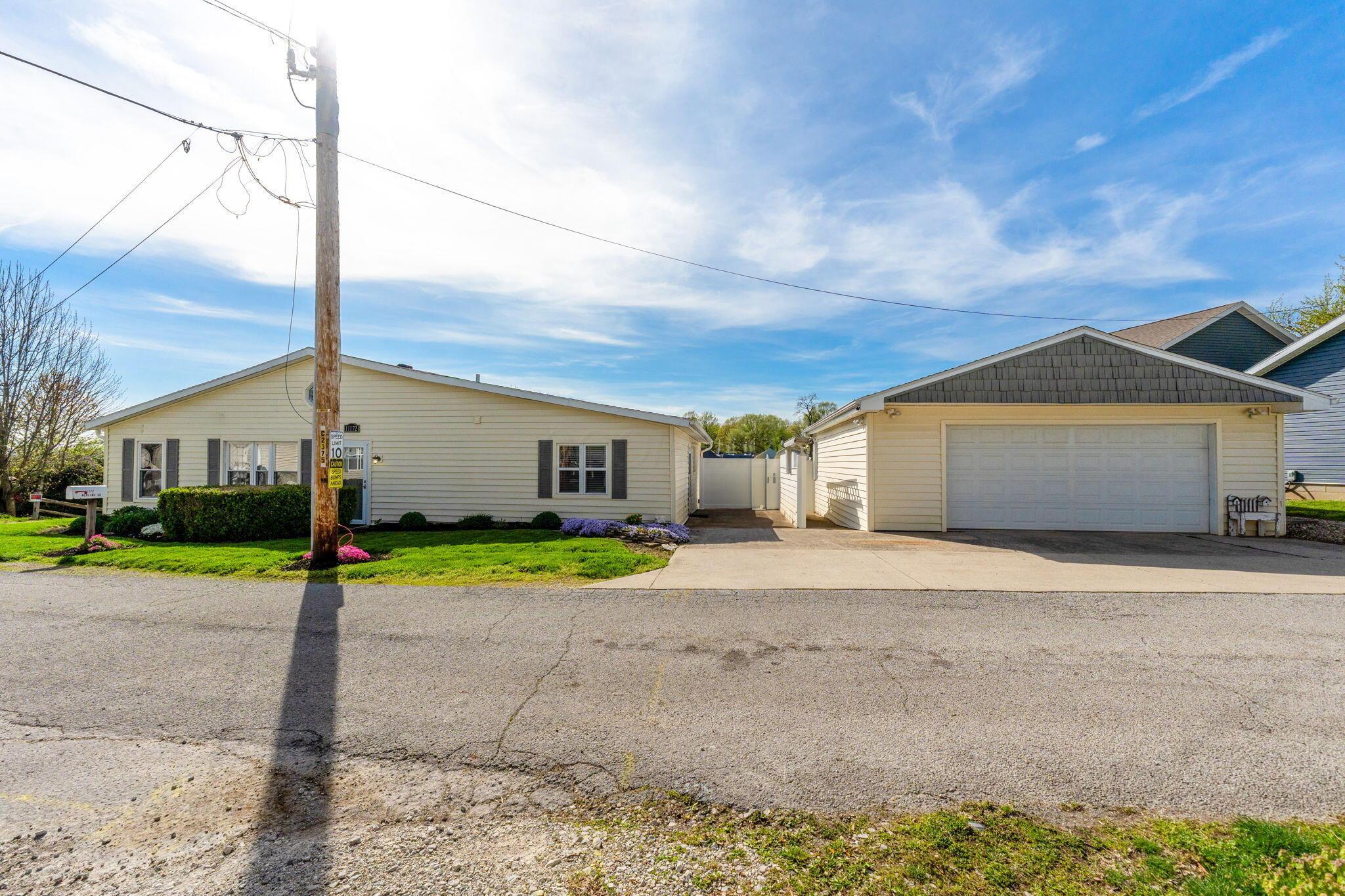 11172 Newland Drive, Lakeview, Ohio image 11