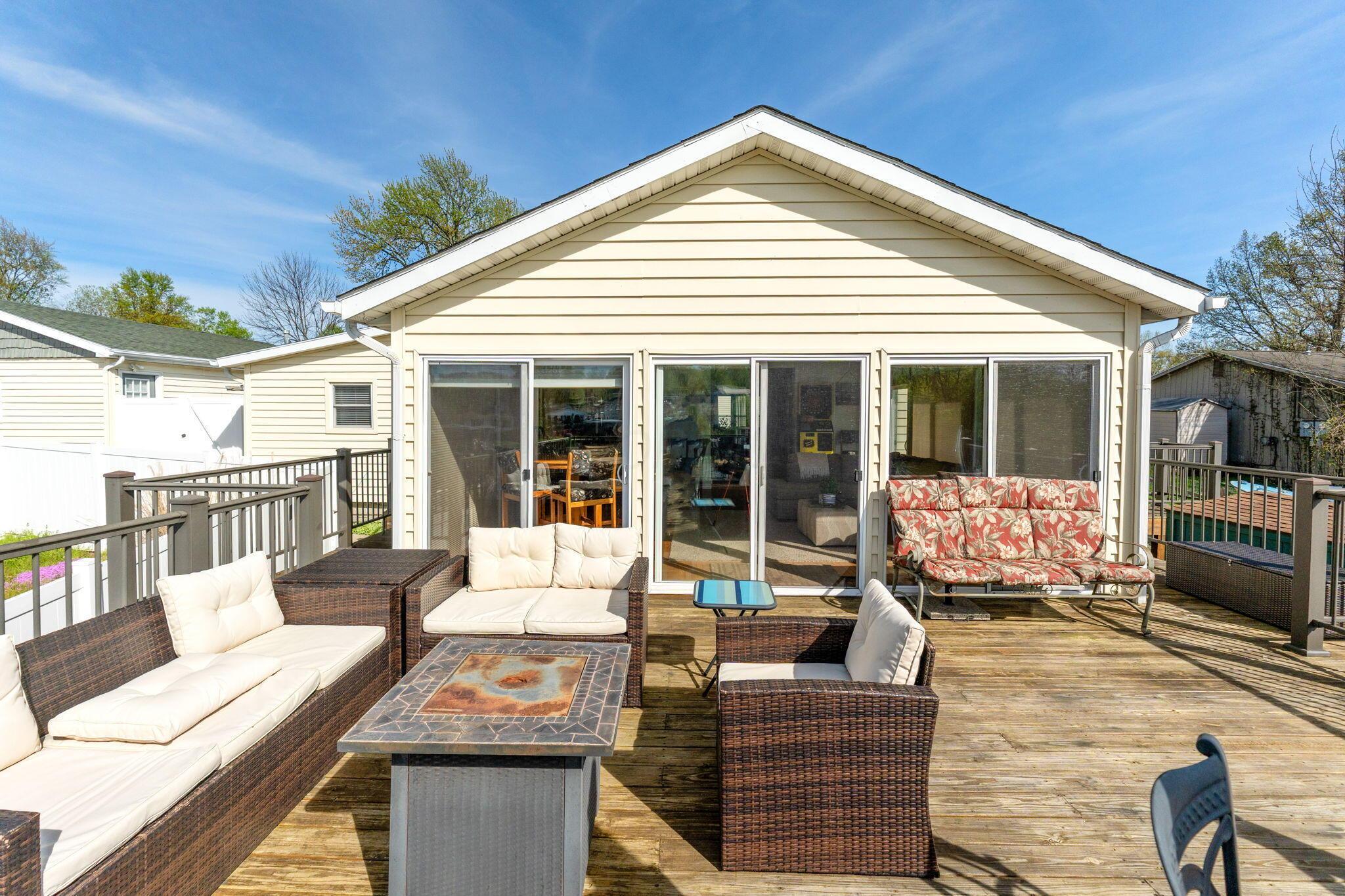 11172 Newland Drive, Lakeview, Ohio image 20