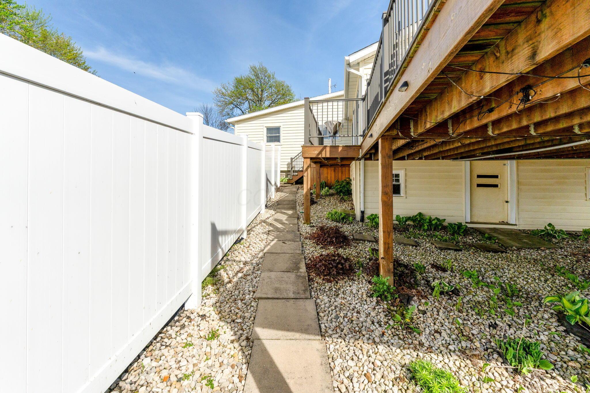 11172 Newland Drive, Lakeview, Ohio image 34