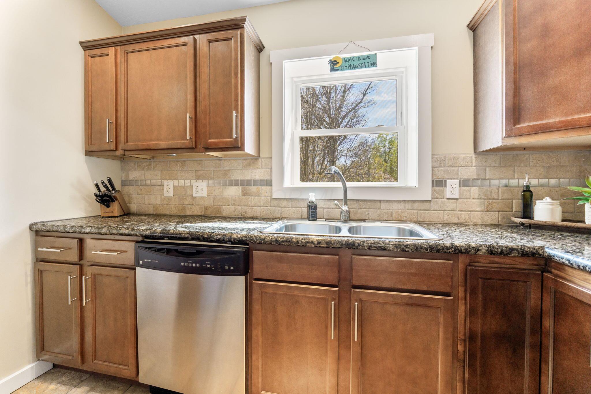 11172 Newland Drive, Lakeview, Ohio image 45