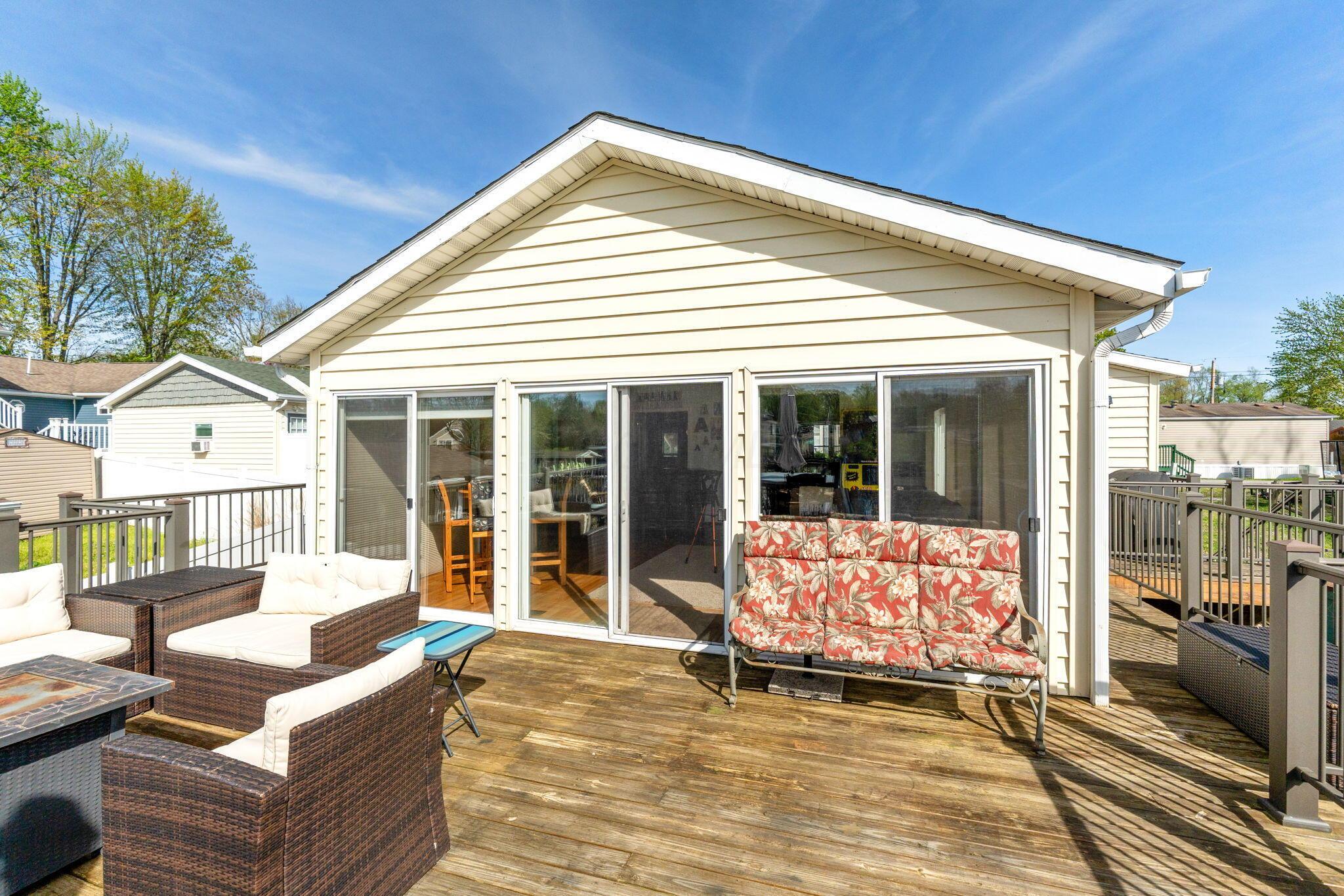11172 Newland Drive, Lakeview, Ohio image 17