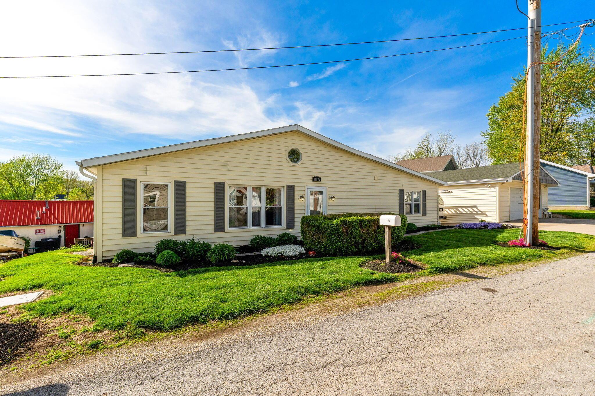 11172 Newland Drive, Lakeview, Ohio image 1