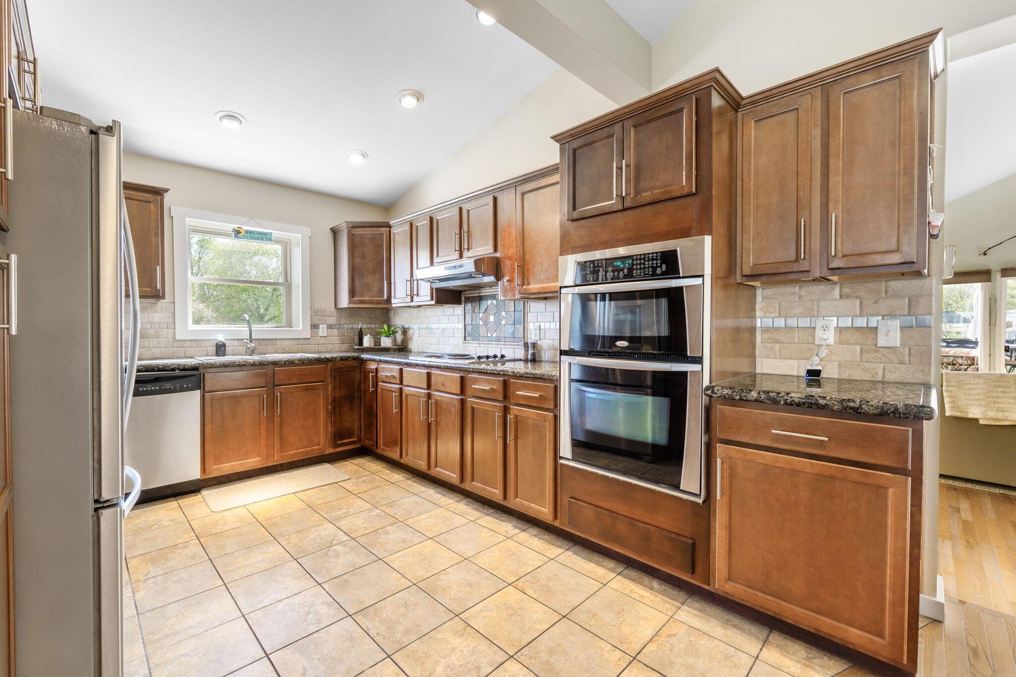 11172 Newland Drive, Lakeview, Ohio image 43