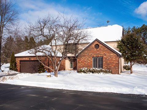 Tiny photo for 5825 Bastille Place 69 #69, Columbus, OH 43213 (MLS # 226003231)