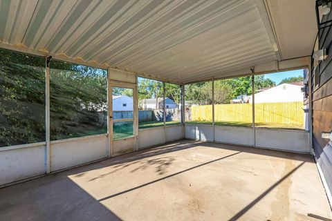 Tiny photo for 5143 Tuxworth Court, Columbus, OH 43232 (MLS # 225037367)