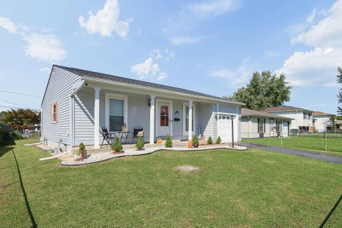 Tiny photo for 4007 Clabber Road, Columbus, OH 43207 (MLS # 226035246)
