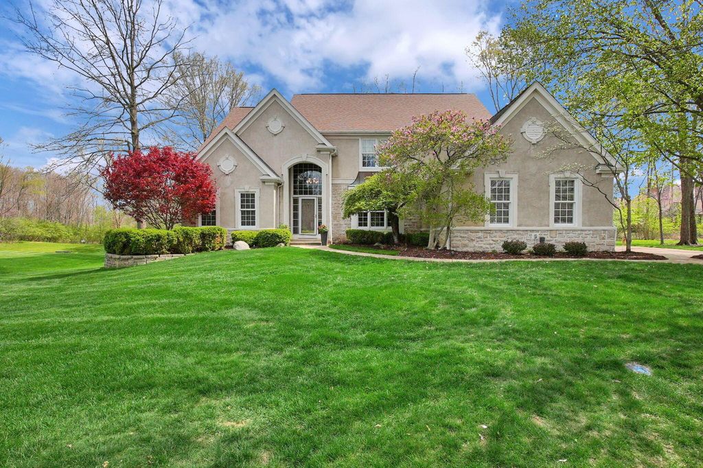 Photo of 80 Timberknoll Loop, Powell, OH 43065 (MLS # 226011949)