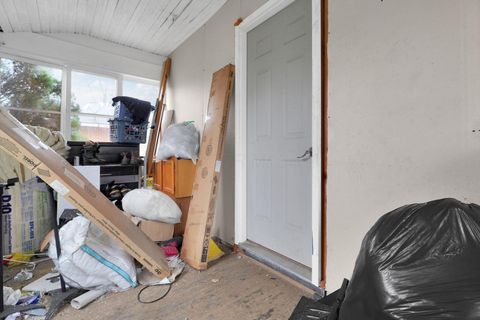 Tiny photo for 558 Maplewood Avenue, Columbus, OH 43213 (MLS # 226003517)