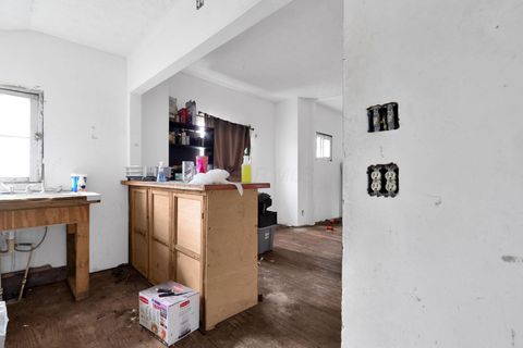 Tiny photo for 558 Maplewood Avenue, Columbus, OH 43213 (MLS # 226003517)