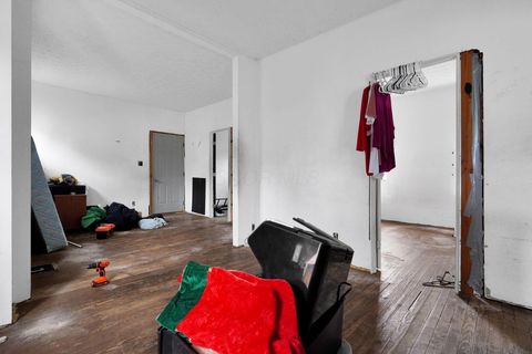 Tiny photo for 558 Maplewood Avenue, Columbus, OH 43213 (MLS # 226003517)