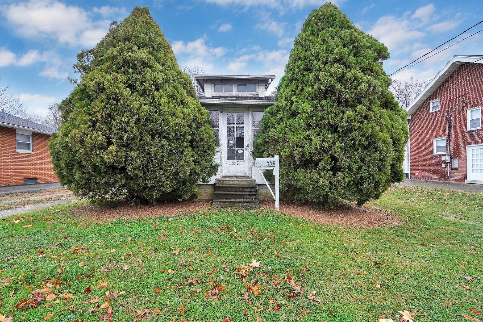 558 Maplewood Avenue