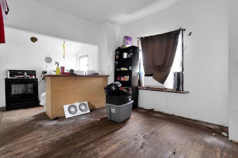 Tiny photo for 558 Maplewood Avenue, Columbus, OH 43213 (MLS # 226003517)