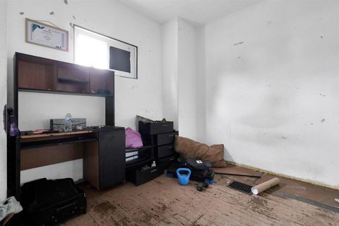 Tiny photo for 558 Maplewood Avenue, Columbus, OH 43213 (MLS # 226003517)