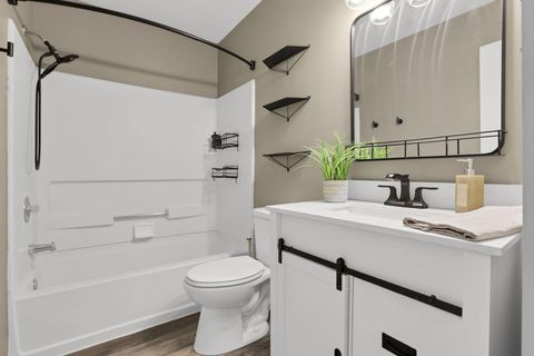 Tiny photo for 5082 Springdale Boulevard 31E #31E, Hilliard, OH 43026 (MLS # 226005958)