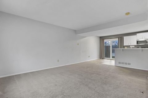 Tiny photo for 5082 Springdale Boulevard 31E #31E, Hilliard, OH 43026 (MLS # 226005958)