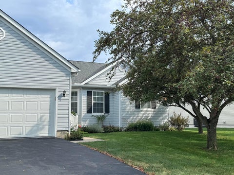 Photo of 1610 Sapphire Drive, Grove City, OH 43123 (MLS # 226034962)