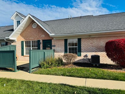 Photo of 1006 Kingsbury Court, Newark, OH 43055 (MLS # 225042669)