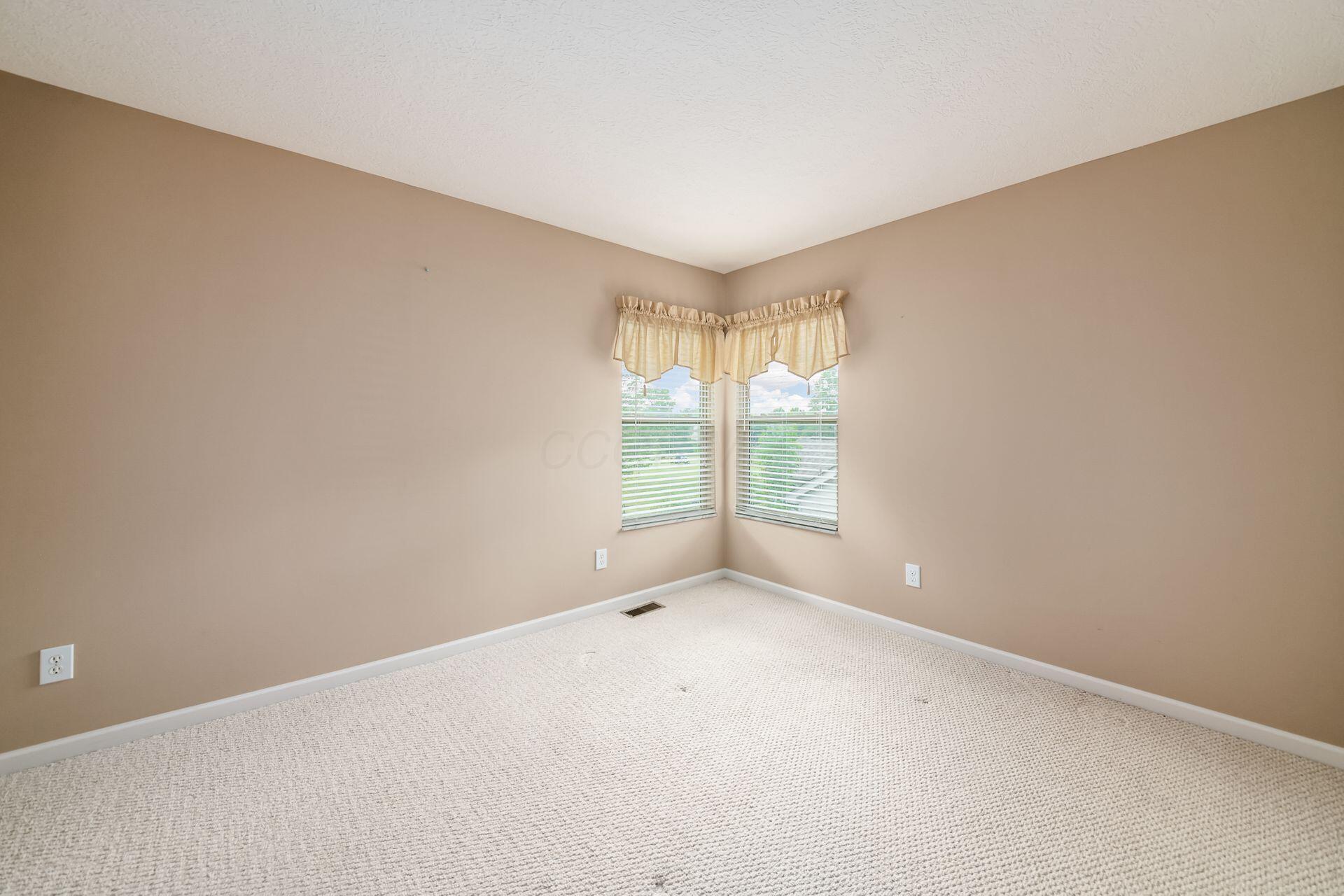 56 Dellenbaugh Loop, Etna, Ohio image 35
